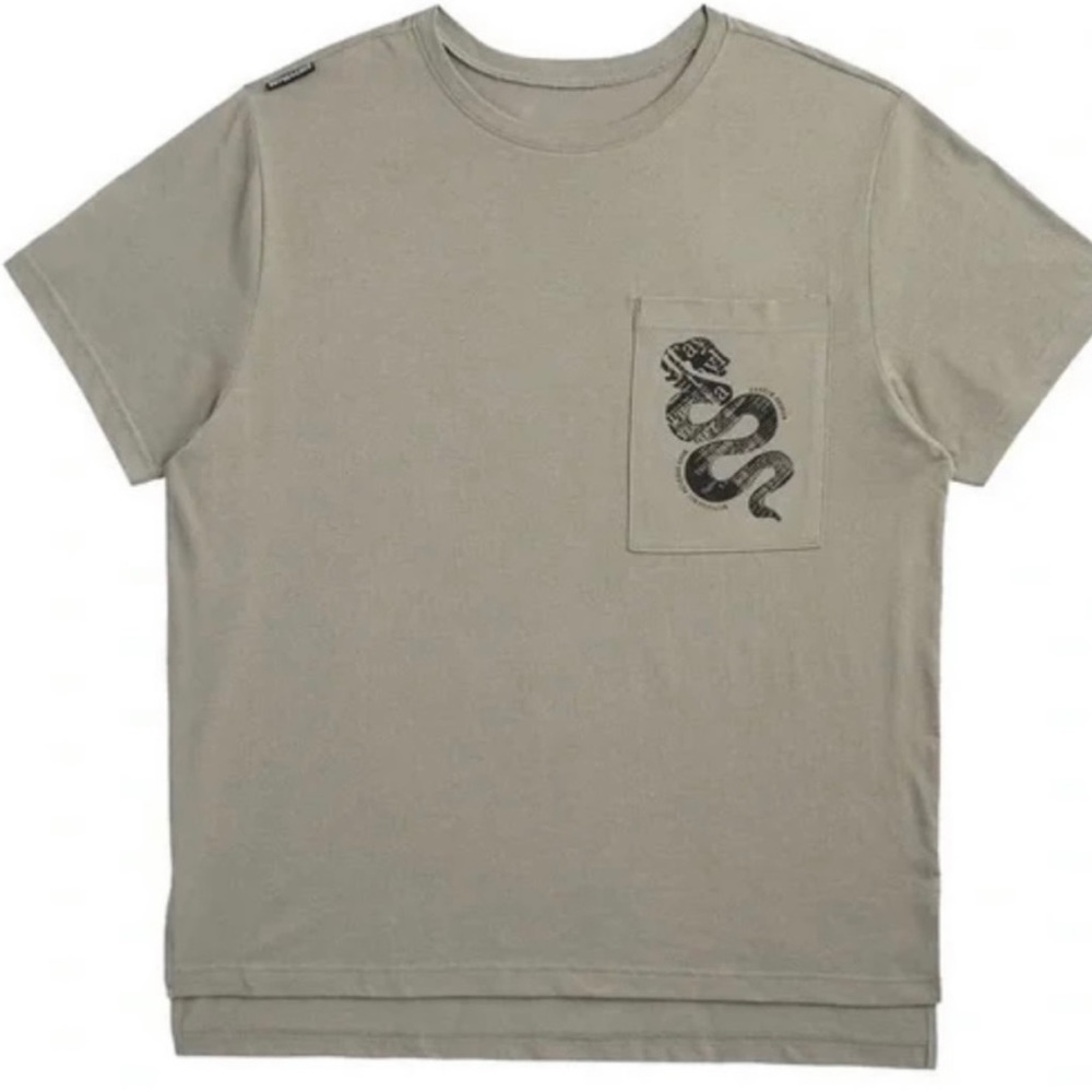 NEW Taylor Swift Reputation Green Pocket Tour Tee with Snake Design- Size Medium